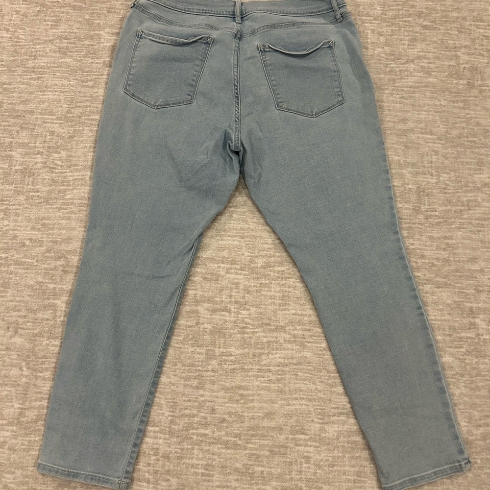 a.n.a Blue Skinny Jeans Lightweight Denim - Picture 2 of 4
